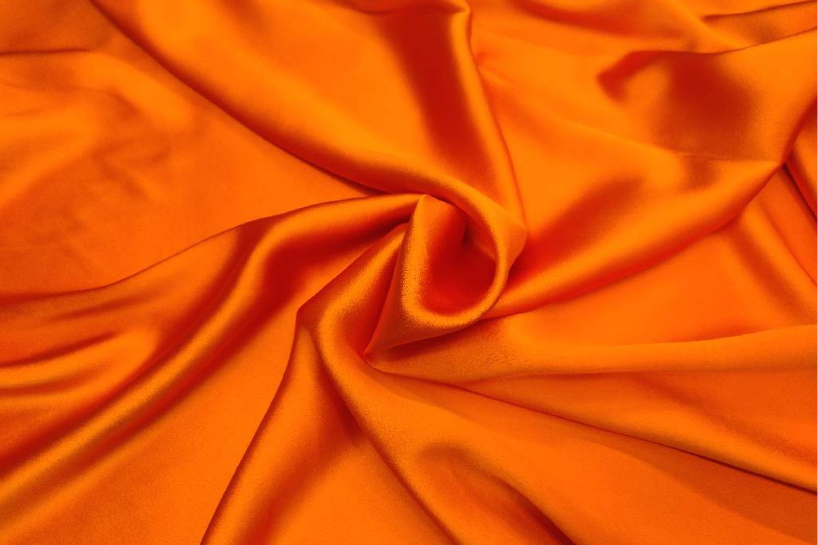 Вискоза 40. Ткань с апельсинами. Ткань Сицилийский апельсин. Мода креповой ткани. Вискоза 60%.