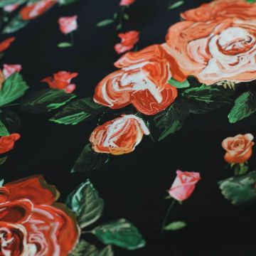ф5866 Dolce & Gabbana. Художественные розы на черном (100% шелк).