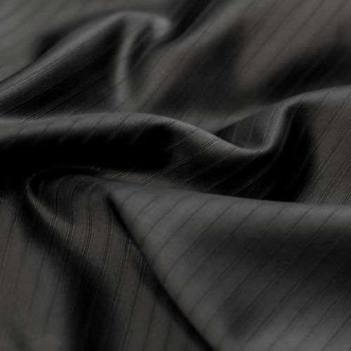 9234 Черная матовая ткань в атласную полоску (56% вискоза 44% шерсть).