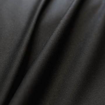 ф5486 Guabello. Черная ткань гладкого переплетения (100% шерсть).